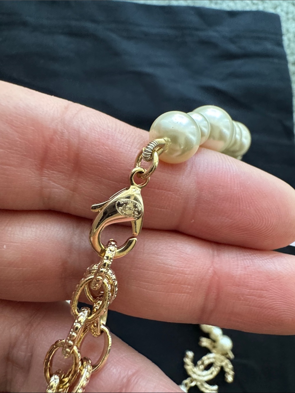 CC classic Iconic Pearl Elegance long necklace - Picture 4 of 6